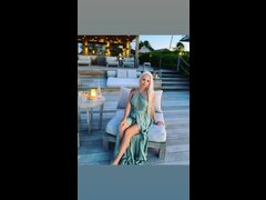 Elsa jean masturbating