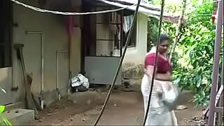 Aunty groped in saree in bus indian